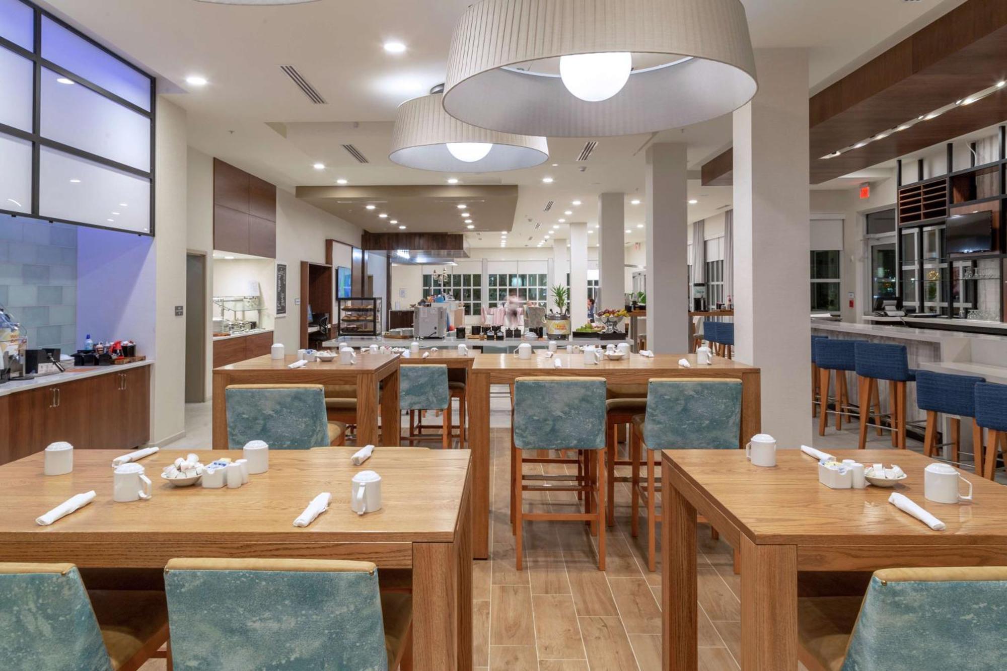 Hilton Garden Inn Tampa - Wesley Chapel Exterior foto